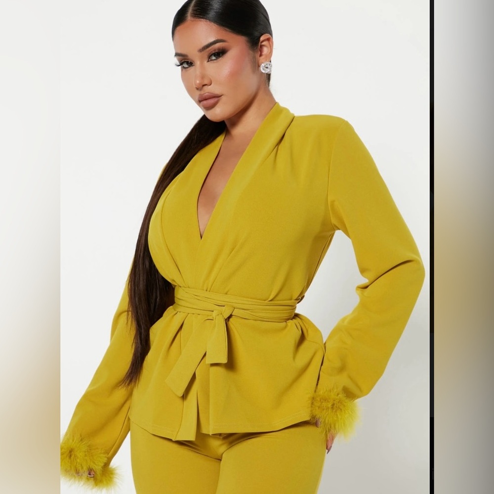 BRAND NEW FASHION NOVA “Frisky Business Belted Jacket- Chartreuse 1X
